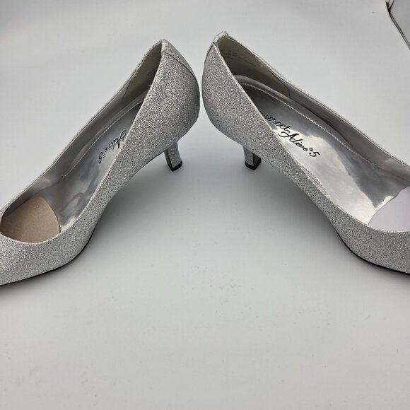 Easy Street 9M Silver Glitter Evening Shoe w/3" Heel. - Picture 2 of 4